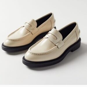 Vagabond Alex Loafers in Off White, Size US 11